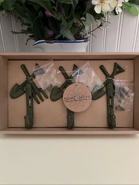 NIN Vintage-Inspired Garden Tool Hooks Set - Olive Green